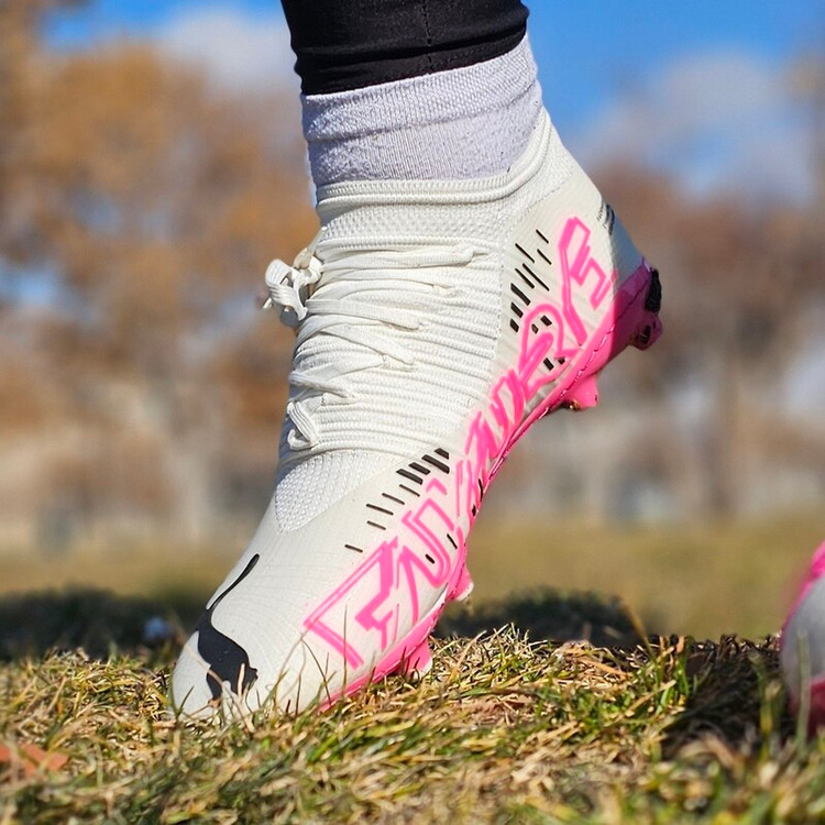 کفش فوتبال پوما فیوچر سفید صورتی Puma Future