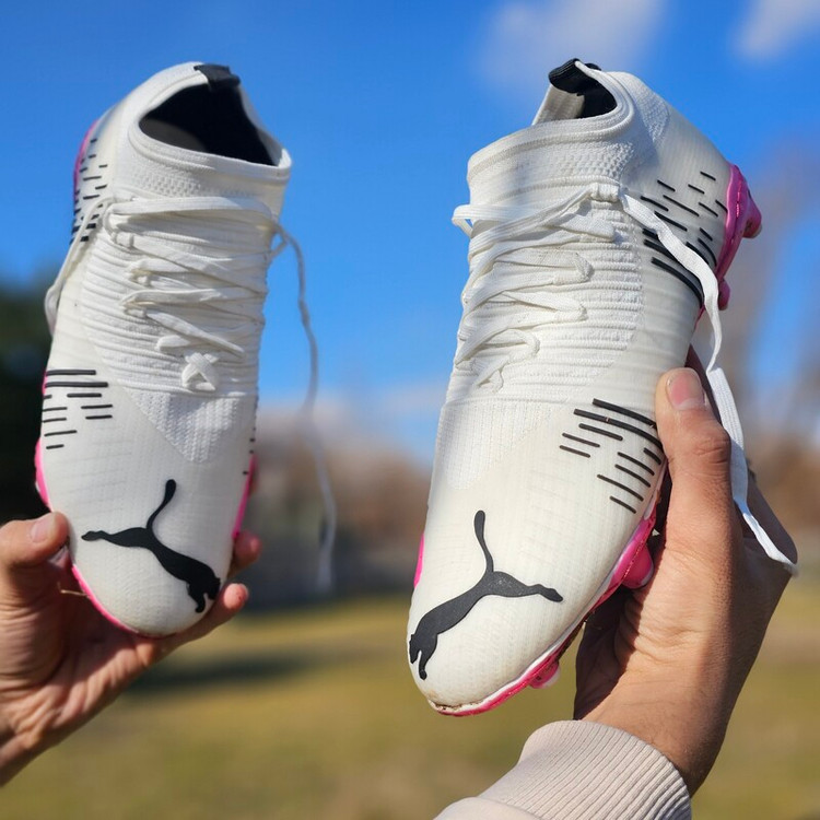 کفش فوتبال پوما فیوچر سفید صورتی Puma Future