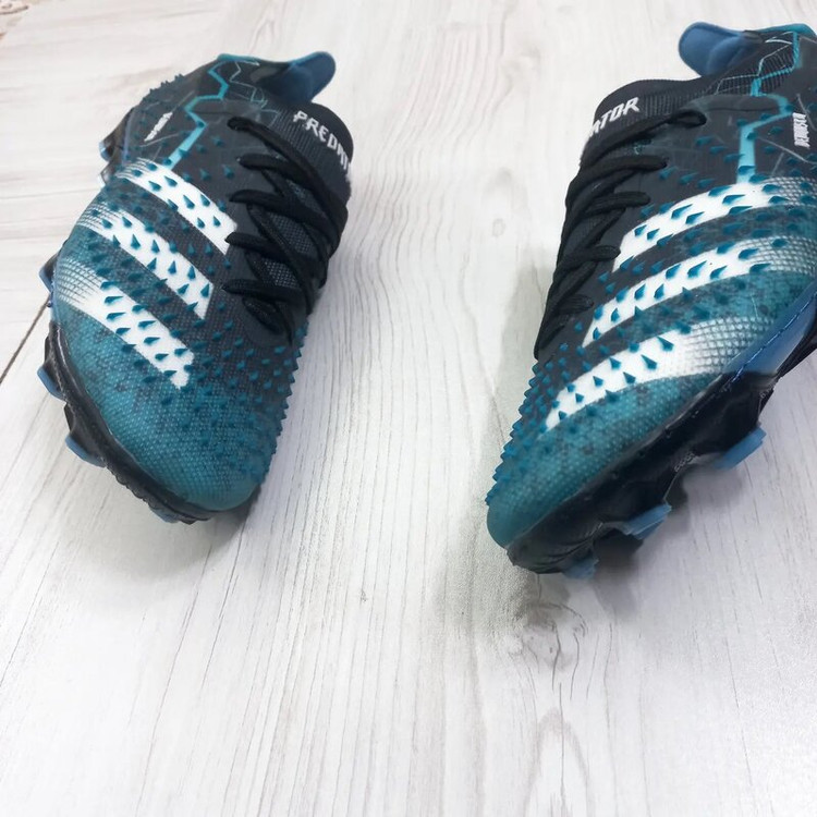 کفش فوتبال آدیداس پردیتور فریک آبی مشکی Adidas Predator Freak