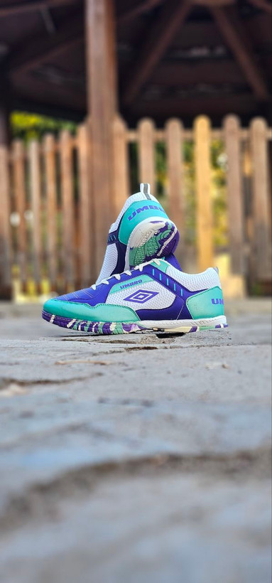 کفش فوتسال آمبرو سفید بنفش آبی Umbro