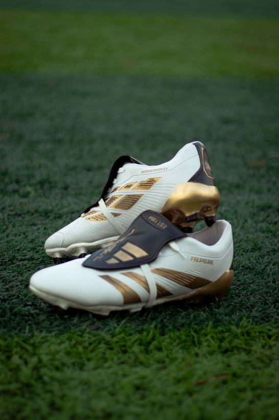 کفش فوتبال بلینگهام سفید طلایی Adidas Bellingham