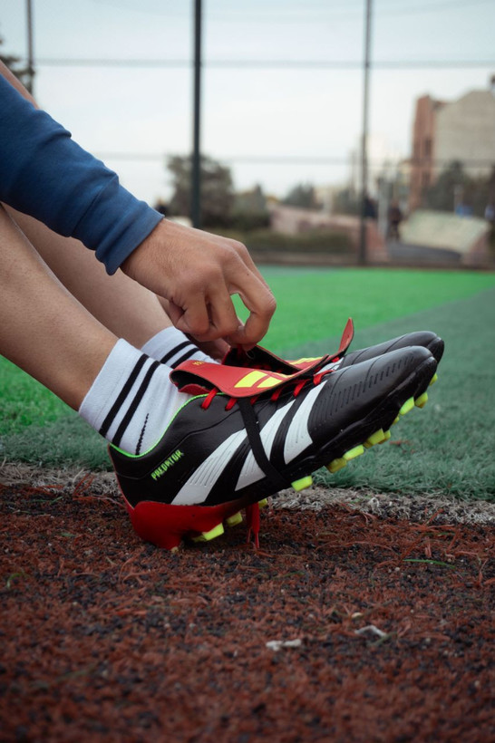 کفش فوتبال بلینگهام مشکی قرمز Adidas Bellingham