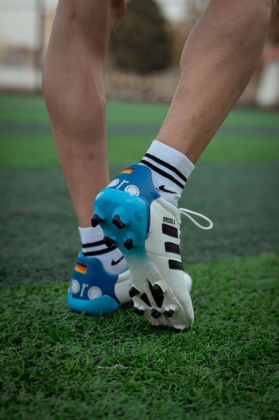 کفش فوتبال آدیداس کروس سفید ابی Adidas Kroos