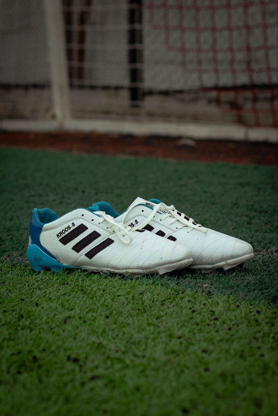 کفش فوتبال آدیداس کروس سفید ابی Adidas Kroos