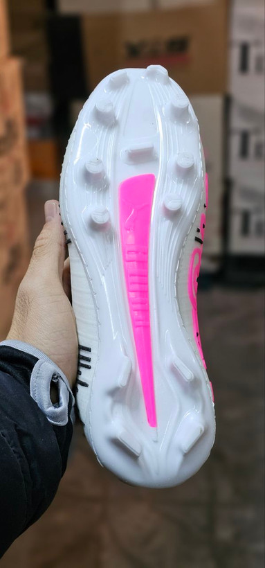 کفش فوتبال پوما فیوچر سفید صورتی Puma Future