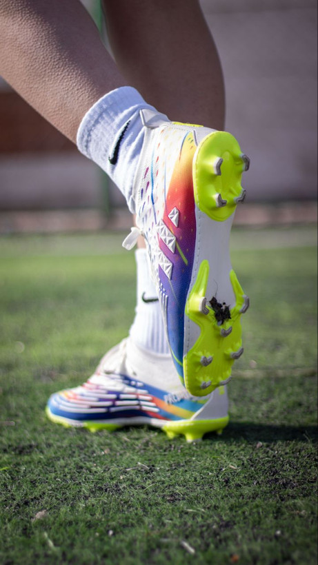 کفش فوتبال آدیداس پردیتور 2023 Adidas Predator 2023