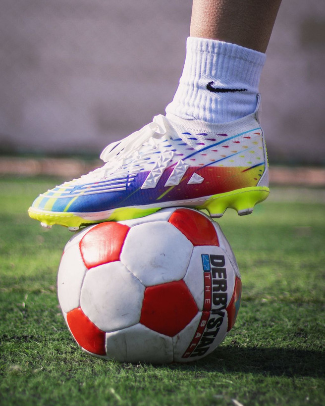 کفش فوتبال آدیداس پردیتور 2023 Adidas Predator 2023