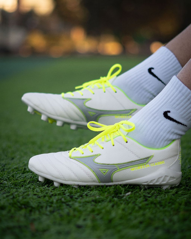 کفش فوتبال میزانو مورلیا سفید سبز Mizuno Morelia
