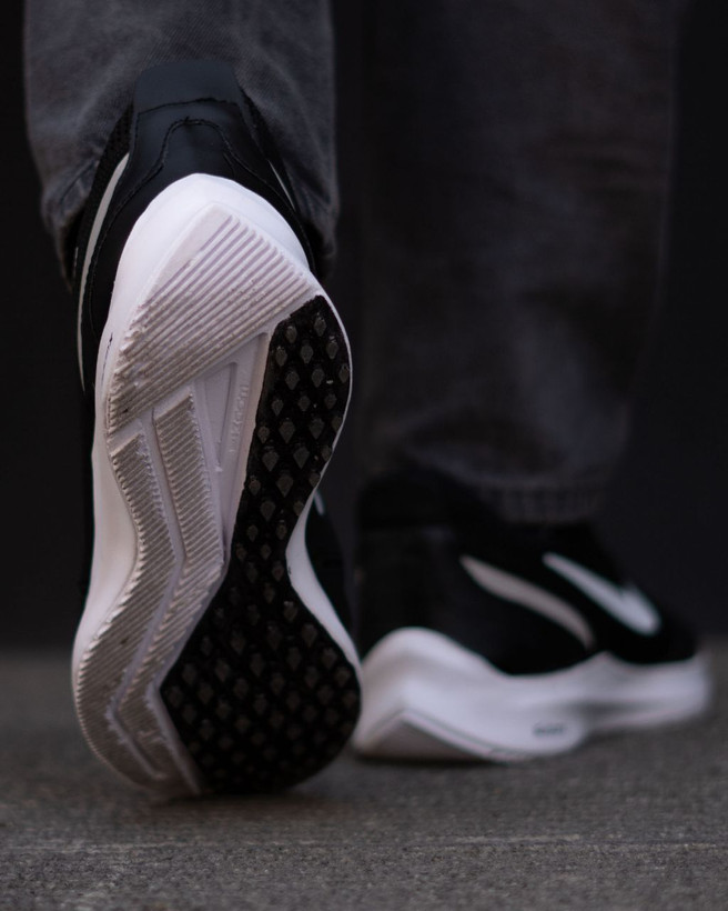 کفش نایک ایروزم مشکی سفید Nike Airzoom