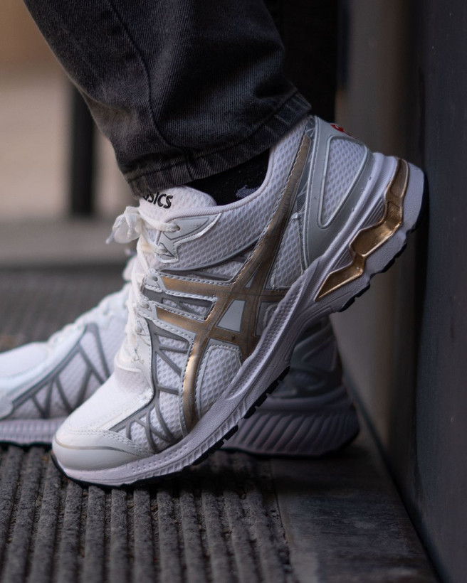 کفش اسپورت اسیکس سفید Asics