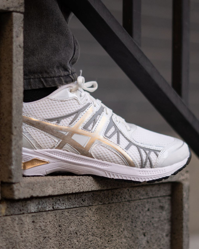 کفش اسپورت اسیکس سفید Asics