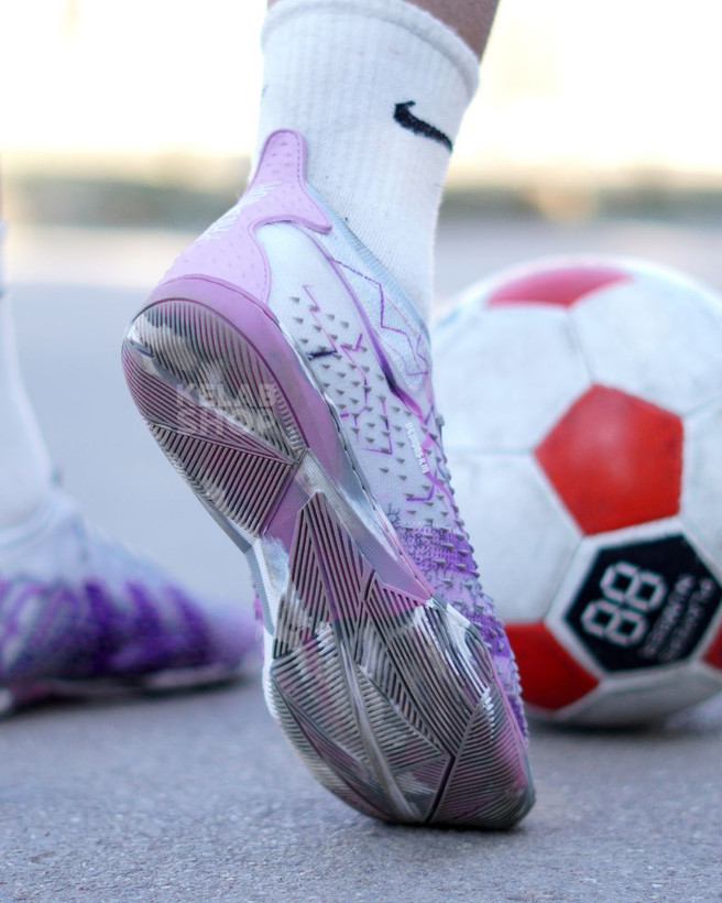 کفش فوتسال آدیداس پردیتور فریک سفید بنفش Adidas Predator Freak