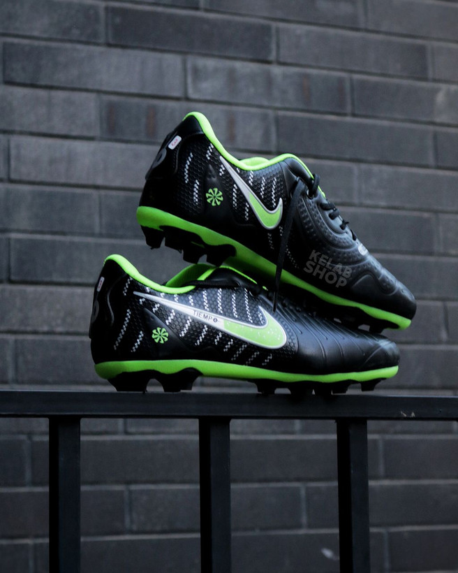 کفش فوتبال تمپو لجند ۱۰ مشکی سبز Nike Tiempo 10