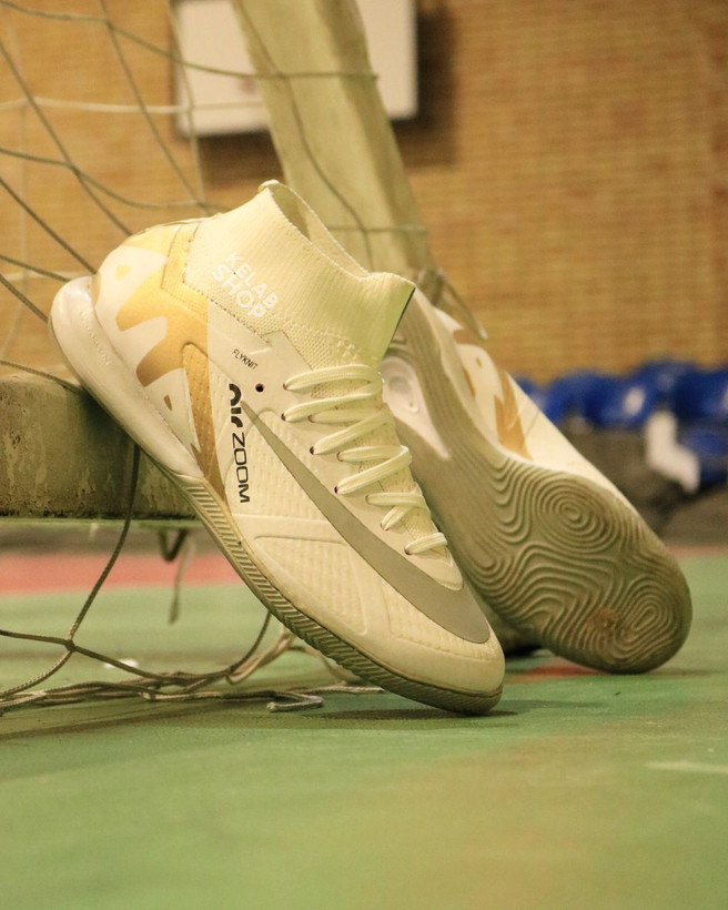 کفش فوتسال نایک ایرزوم سفیدطلایی ساقدار Nike Airzoom