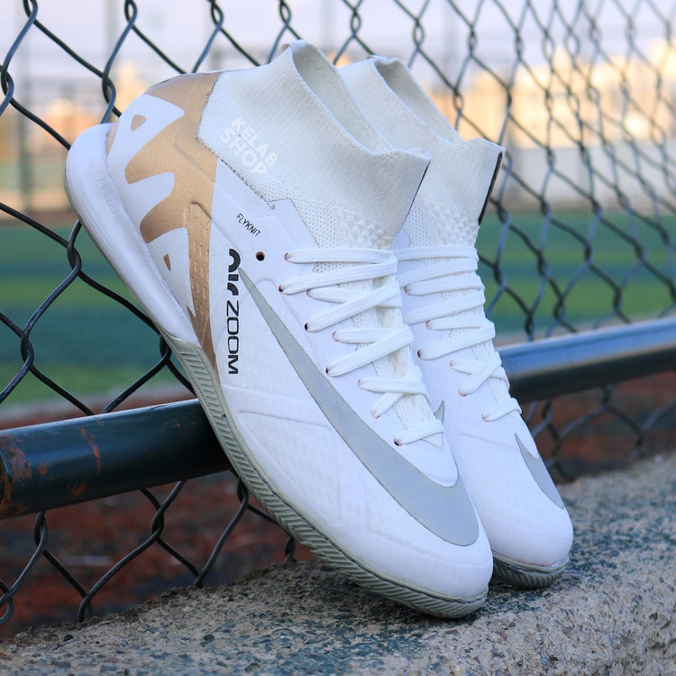 کفش فوتسال نایک ایرزوم سفیدطلایی ساقدار Nike Airzoom