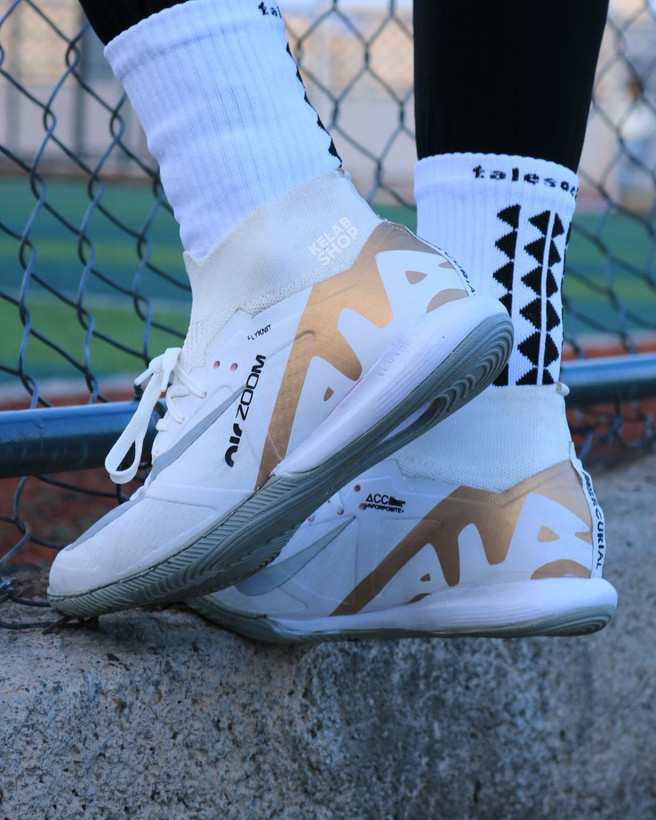 کفش فوتسال نایک ایرزوم سفیدطلایی ساقدار Nike Airzoom