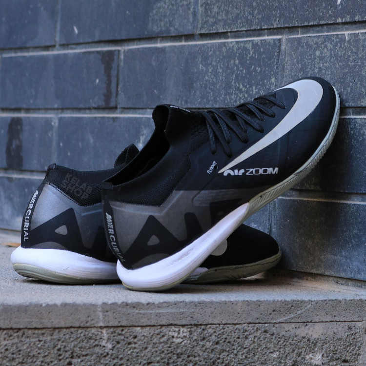 کفش فوتسال نایک ایرزوم مشکی ساقدار Nike Airzoom نایک نقره ای