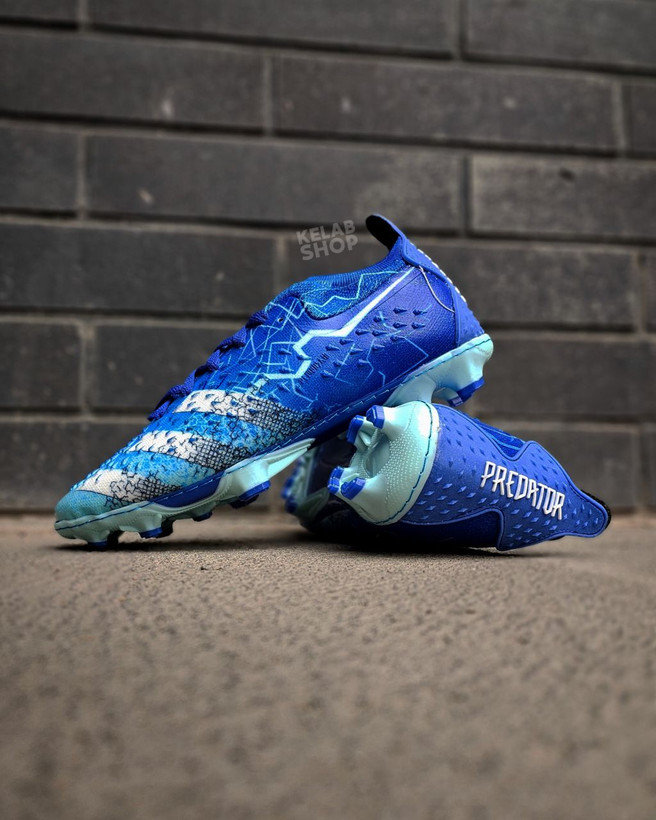 کفش فوتبال آدیداس پردیتور فریک ۲۰۲۴ آبی Adidas Predator Freak