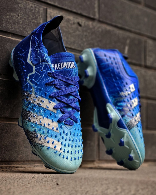کفش فوتبال آدیداس پردیتور فریک ۲۰۲۴ آبی Adidas Predator Freak