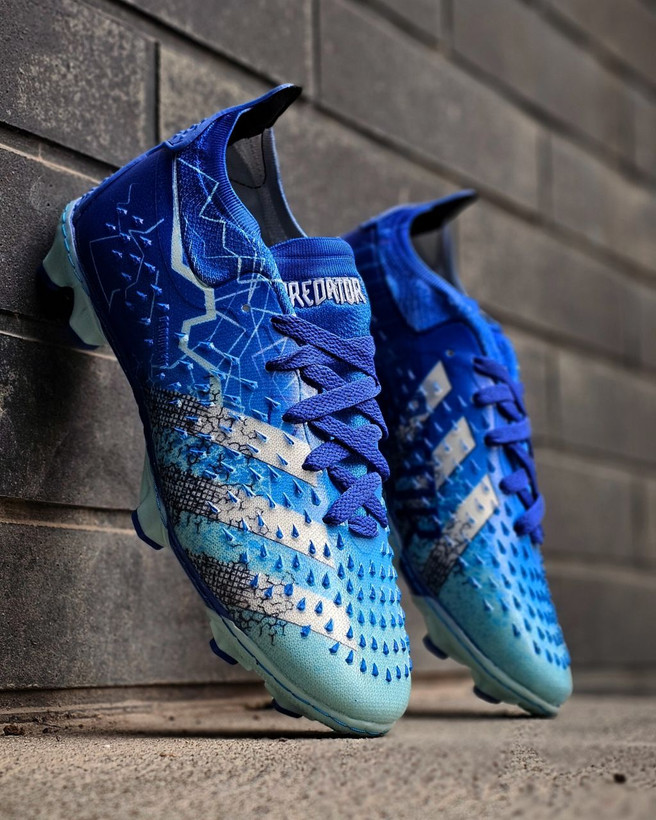 کفش فوتبال آدیداس پردیتور فریک ۲۰۲۴ آبی Adidas Predator Freak