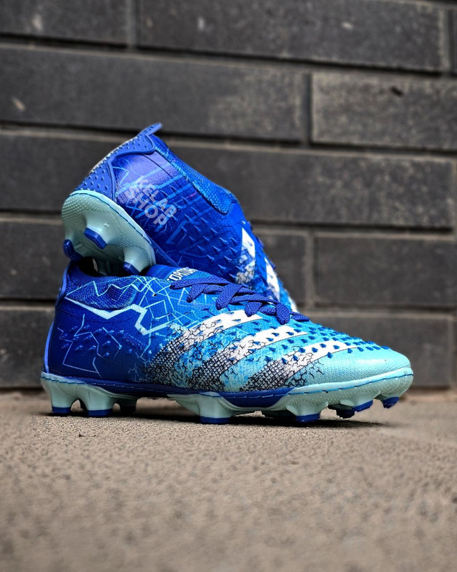 کفش فوتبال آدیداس پردیتور فریک ۲۰۲۴ آبی Adidas Predator Freak