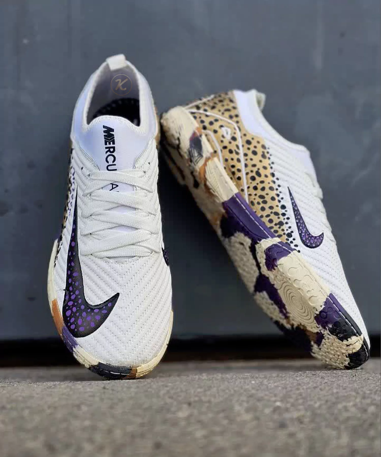 کفش فوتسال نایک ایرزوم پلنگی سفید طلایی Nike Airzoom Tiger