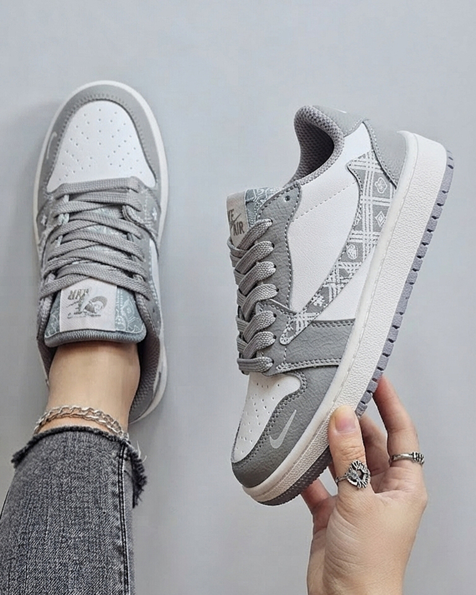 کتانی نایک جردن وان طوسی سفیدNike jordan 1
