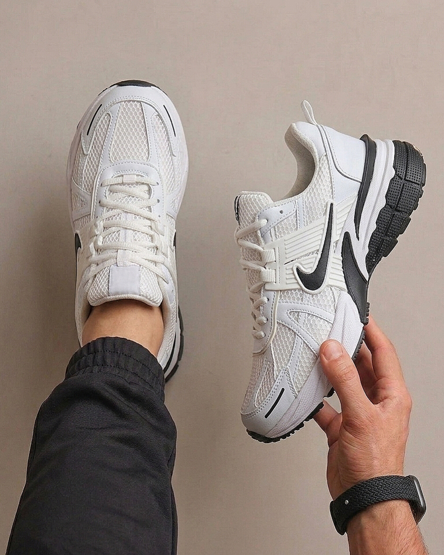 کتانی نایک وی تو کی ران سفید Nike v2k run
