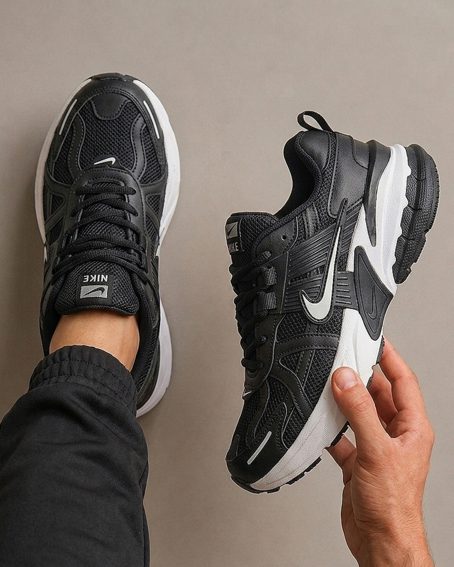 کتانی نایک وی تو کی ران مشکی Nike v2k run
