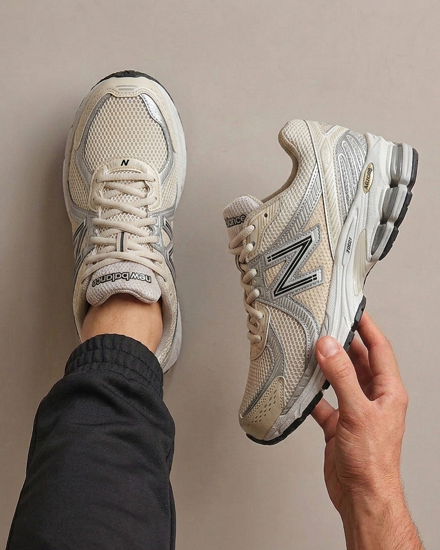کتانی نیوبالانس ۸۶۰ طوسی new balance 860