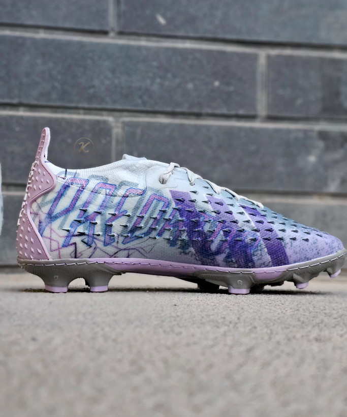 کفش فوتبال آدیداس پردیتور فریک ۲۰۲۴ سفید بنفش Adidas Predator Freak